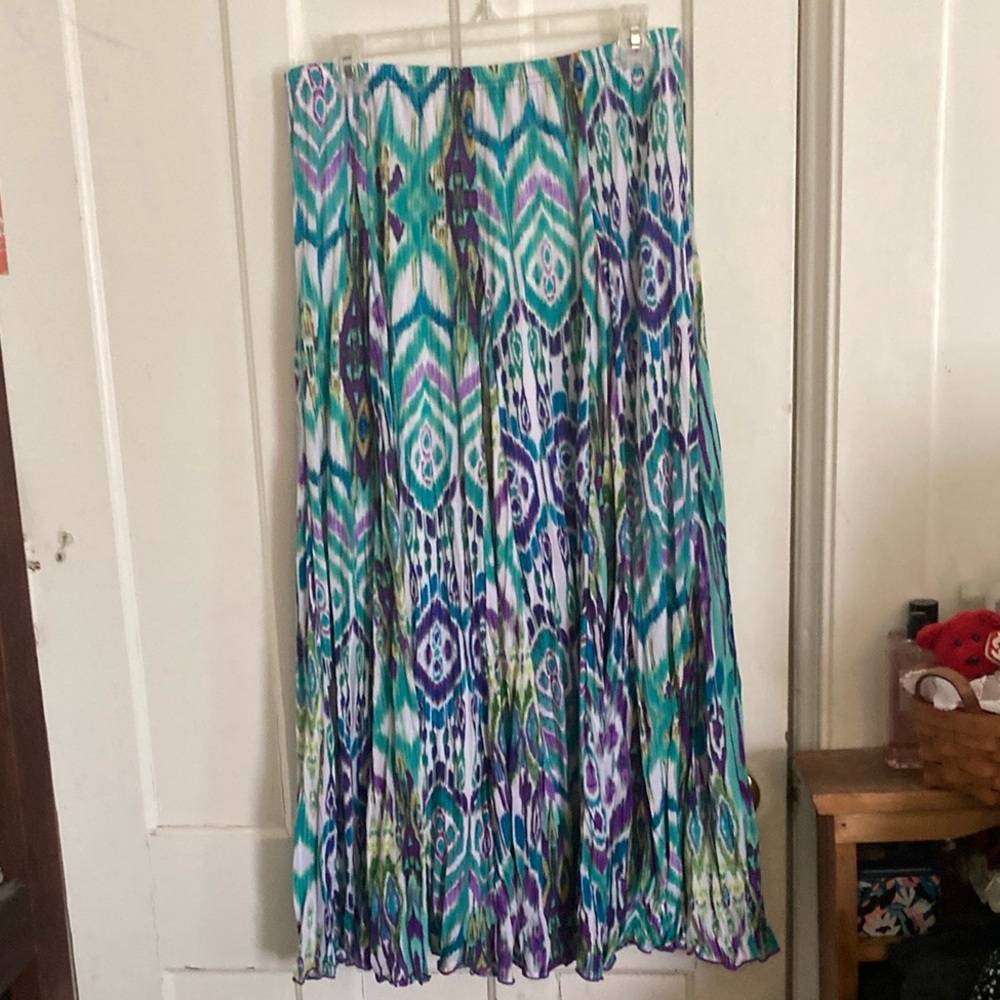 Zac & Rachel Blue and Green Maxi A-Line Pleated Peacock design skirt. L